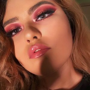 Meet your Posher, Ana